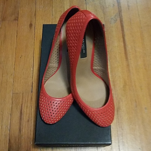 Ann Taylor Shoes - Ann Taylor Leather Perfect Pump